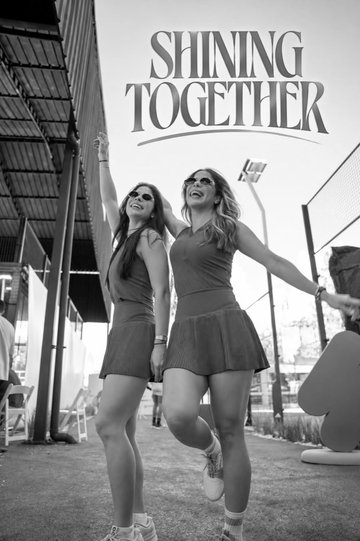 Campaña Shining Together: dos jugadoras celebrando en la cancha